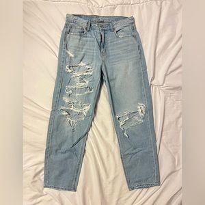 American Eagle Mom Straight Jean